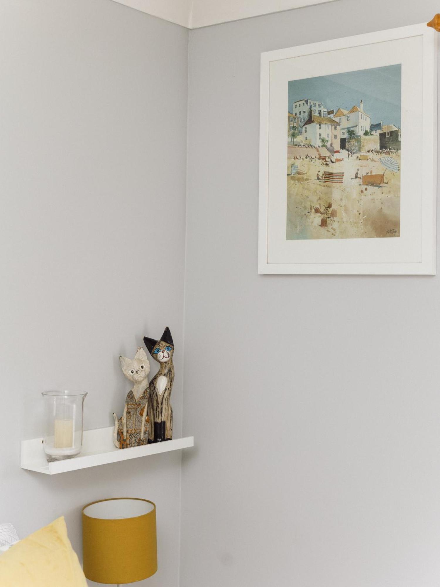 Beautiful Apartment In Guildford With Parking Send Екстер'єр фото