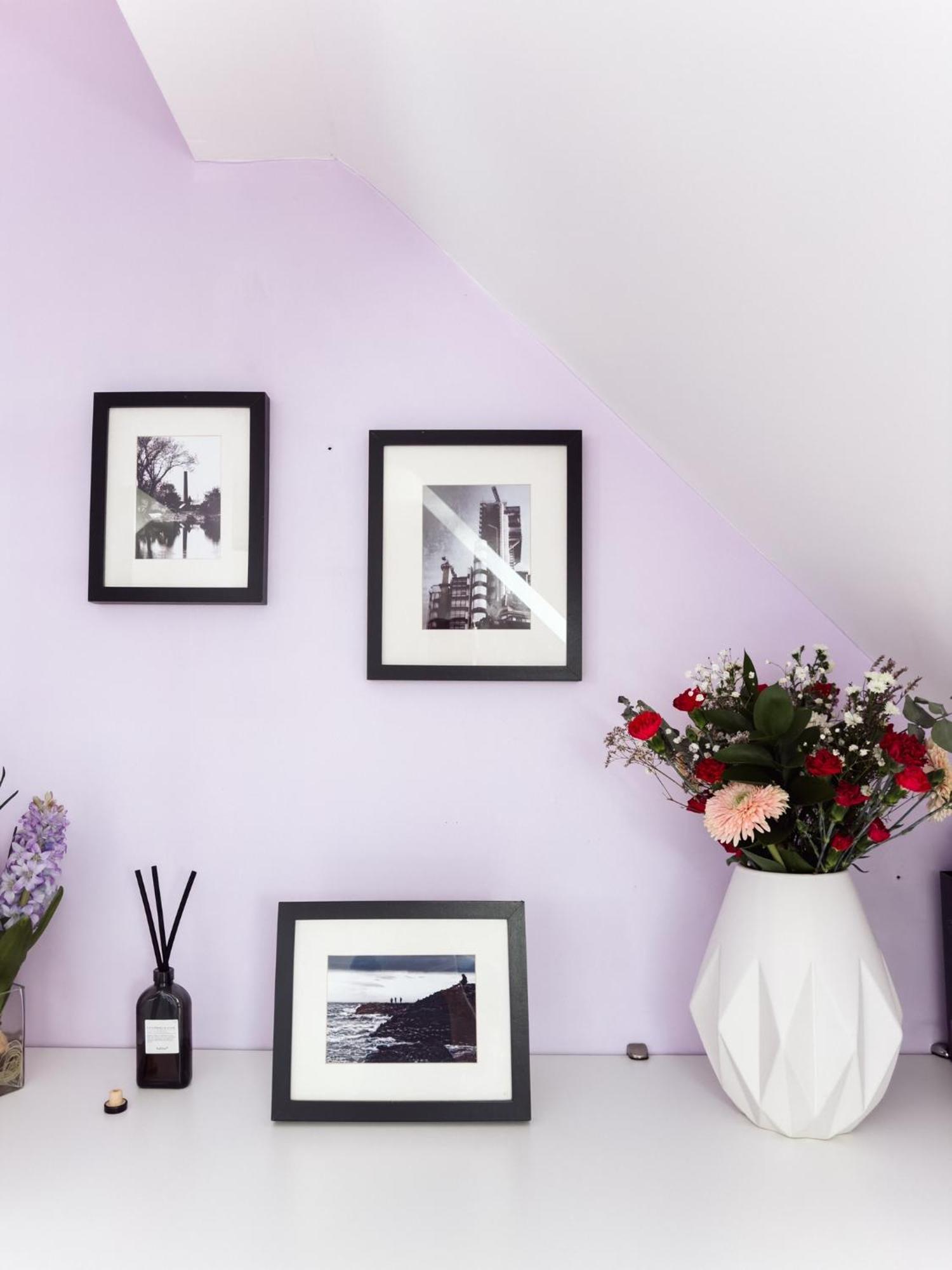 Beautiful Apartment In Guildford With Parking Send Екстер'єр фото